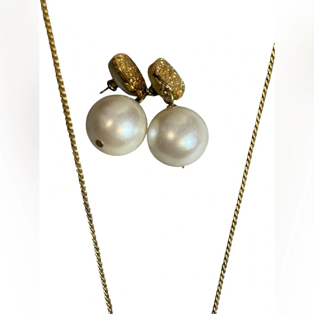 ANNE KLEIN Vintage Gold Tone Faux Pearl Necklace & Earrings Set